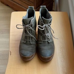 Sorel Boot - lace up with wedge - women’s size 6.0